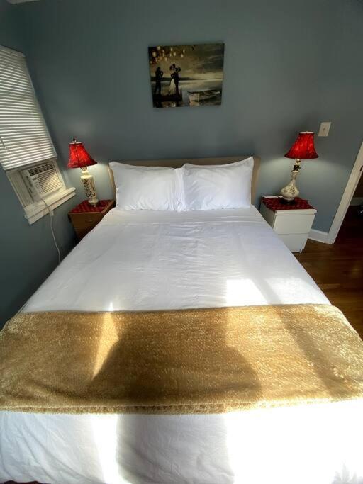 Cozy Boston Getaway Apartment! Free Parking Luaran gambar