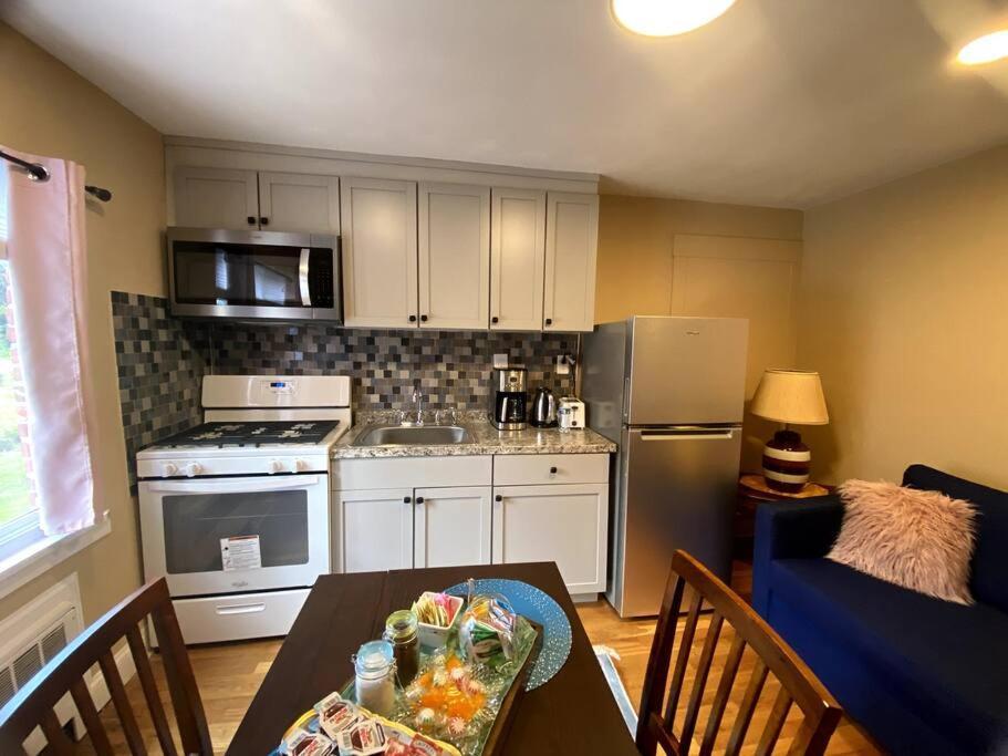 Cozy Boston Getaway Apartment! Free Parking Luaran gambar
