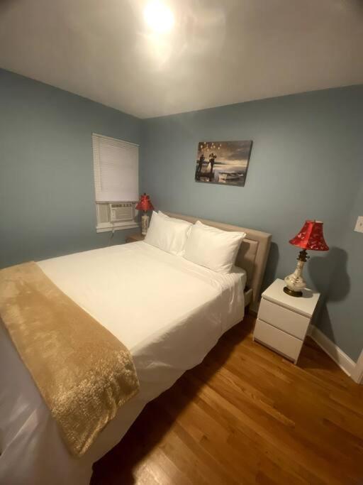 Cozy Boston Getaway Apartment! Free Parking Luaran gambar