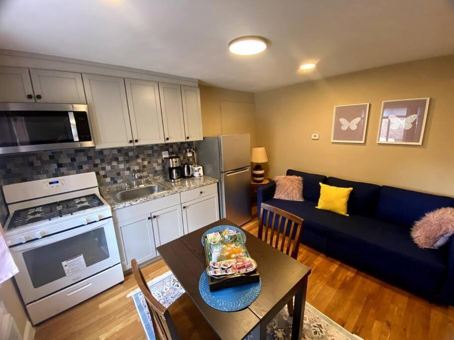 Cozy Boston Getaway Apartment! Free Parking Luaran gambar